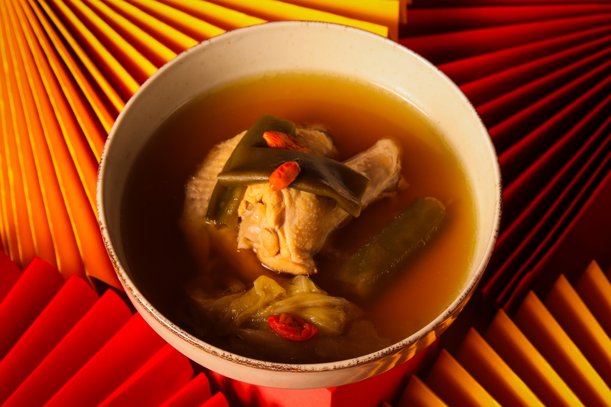 雙月-阿甘剝皮辣椒雞湯